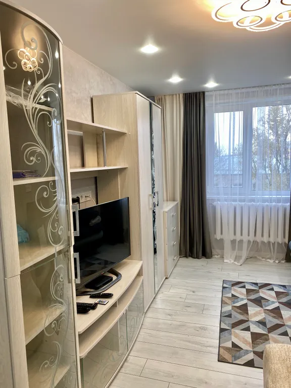 Уютная, светлая двухкомнатная квартира рядом с парком Поддубного — аренда посуточно в Ейск