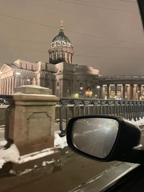 Квартира Фиолетовая комната на Невской мансарде — Санкт-Петербург