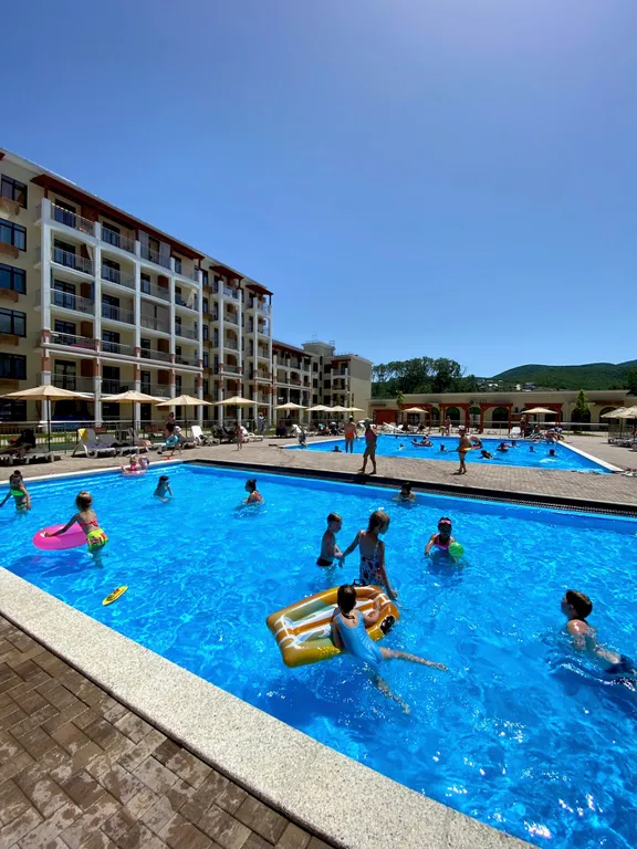 Семейная квартира с бассейнами — аренда посуточно в Сукко