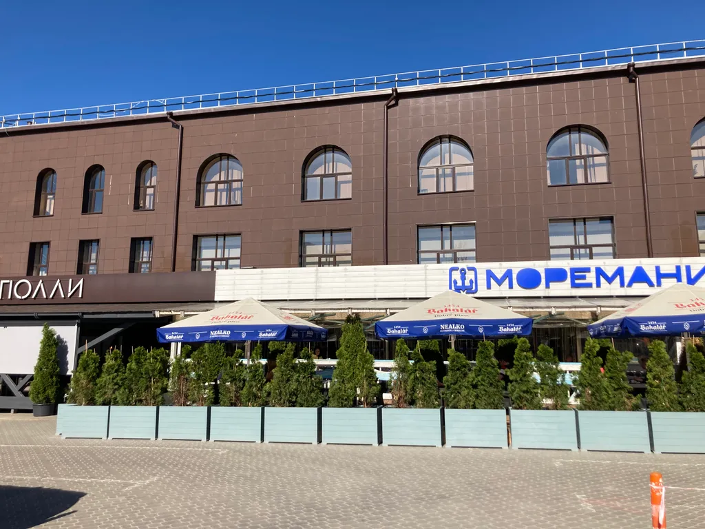 В тишине, и в людях