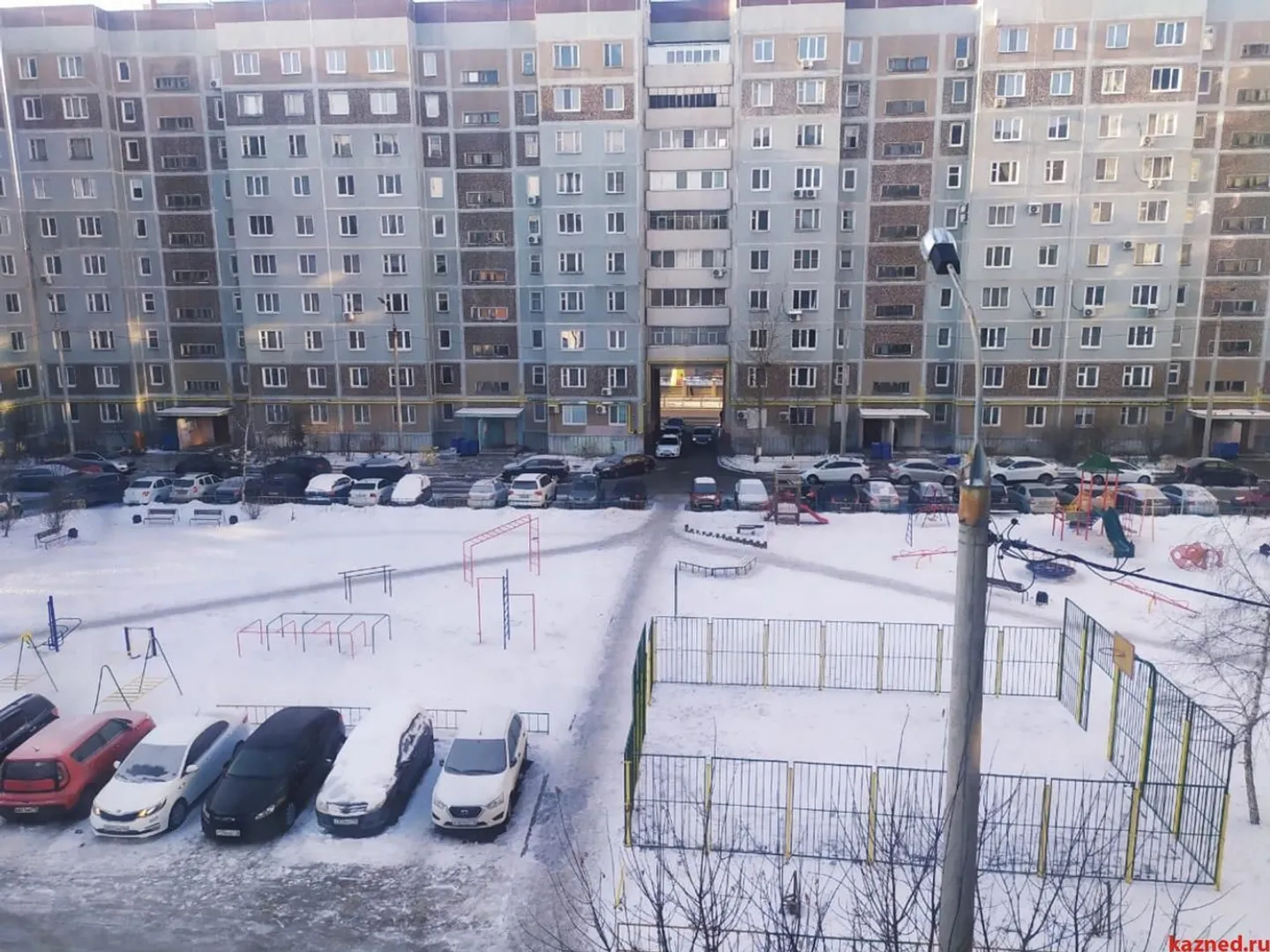 двор