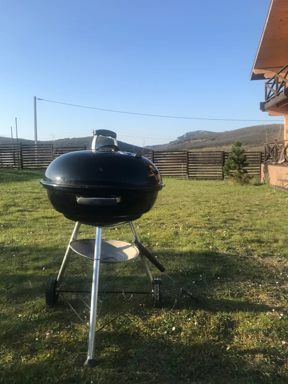 Коттедж Дом для отдыха Mеdley с домашним кинотеатром, террасой и джакузи — Гончарное