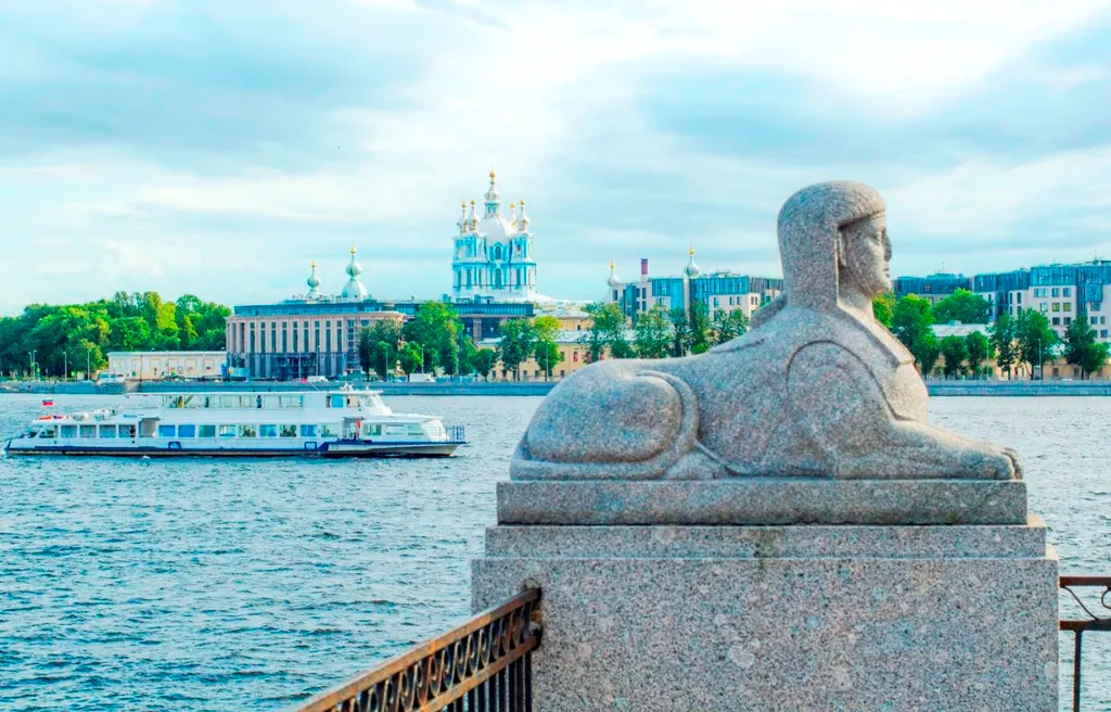 Однокомнатная квартира на набережной Невы
