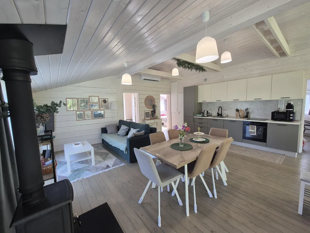 Дом у леса с камином