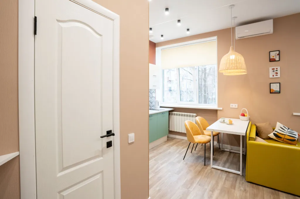Яркая квартира-студия со свежим ремонтом