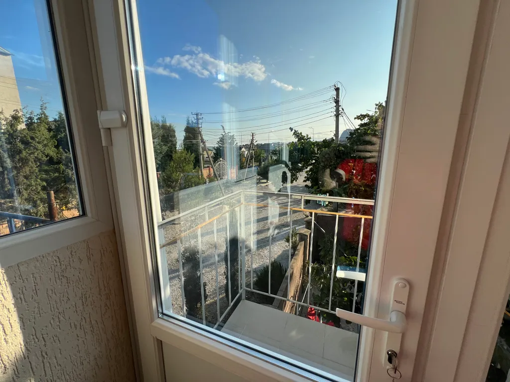 Двухкомнатный дом с кухней на 2 этаже