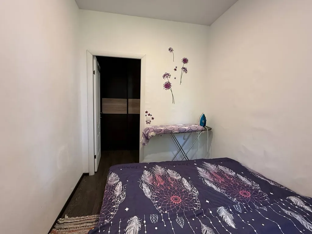 Дом в дубовой роще у реки