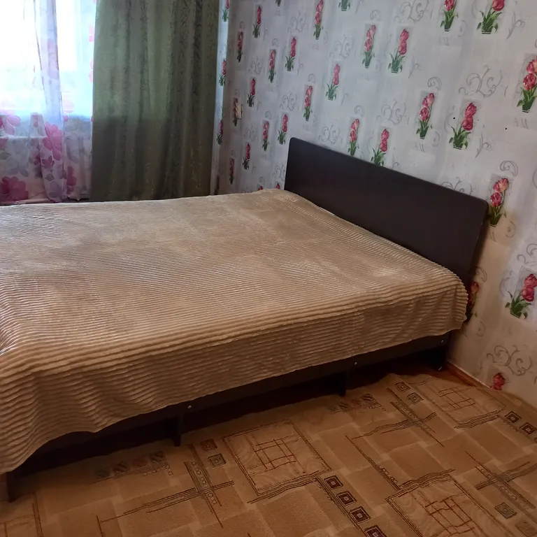 Чистая, уютная квартира в районе пице-хат на Комсомольце