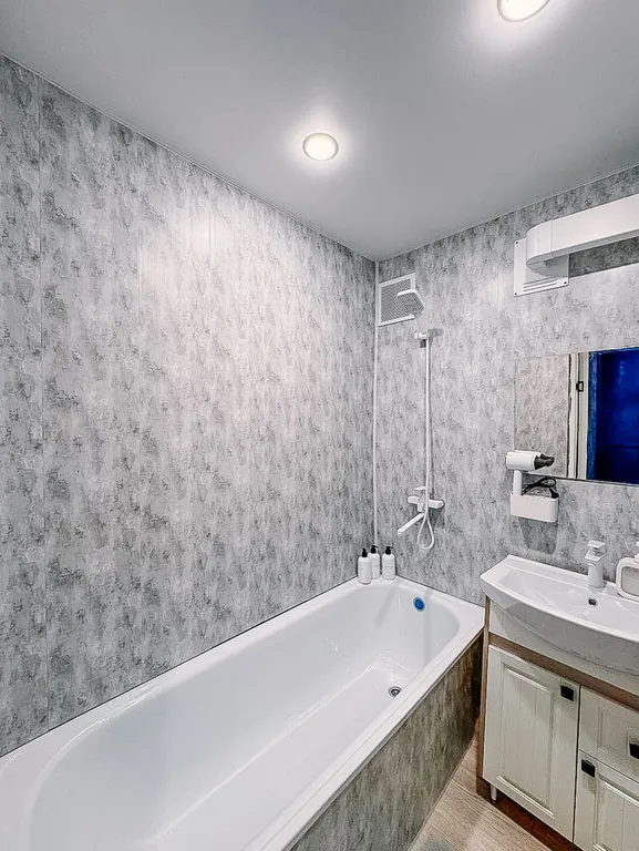 Свежая трешка с раздельными комнатами в тихом районе города