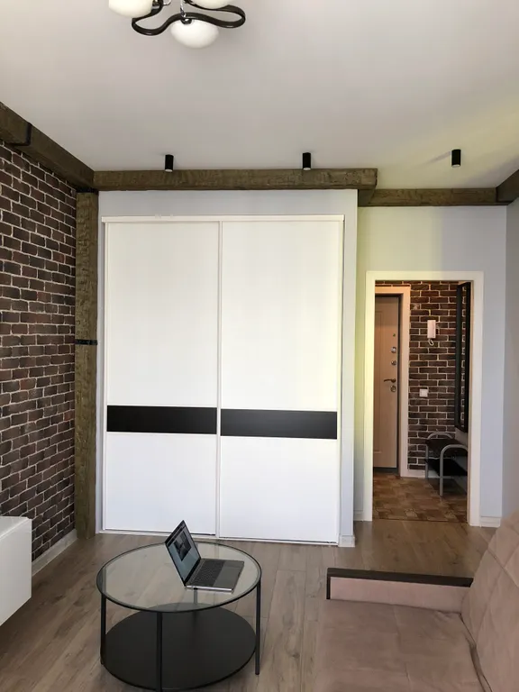 Дизайнерская студия с балконом