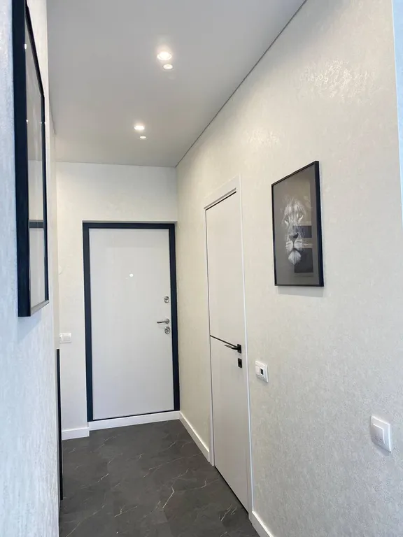 Шикарная квартира рядом трассой при заезде в город, со своей стоянкой