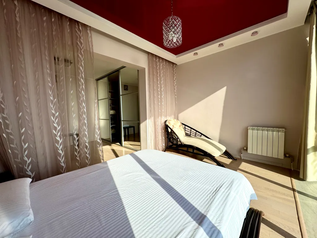 Дом с бассейном