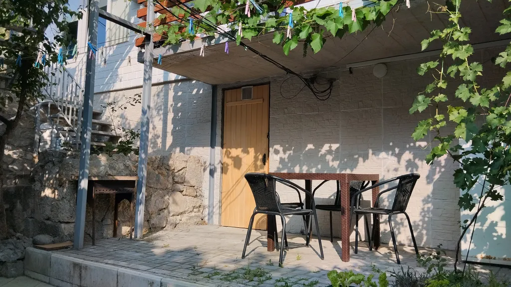 Уютная студия с шикарным видом на море и горы