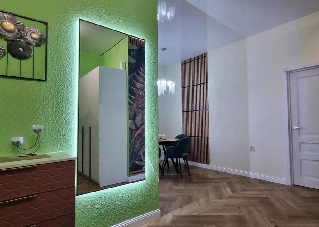 Рыжий Кот ЛОКО (просторная квартира с двумя изолированными спальнями)