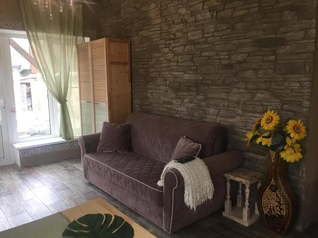 Вилла с бассейном и видом на озеро