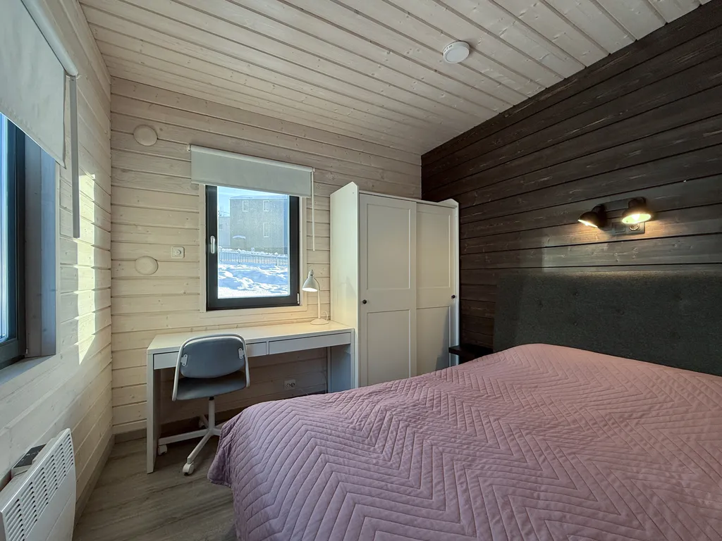 Коттедж Уютный домик на берегу озера — Стеклянный