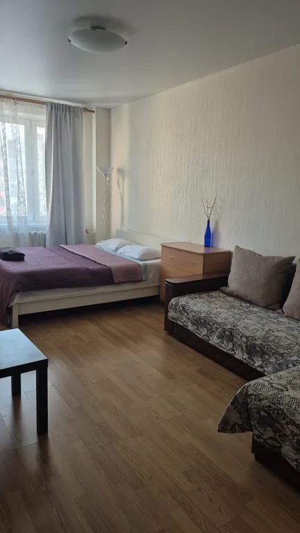 Двухкомнатная  квартира рядом  с тц Ультра