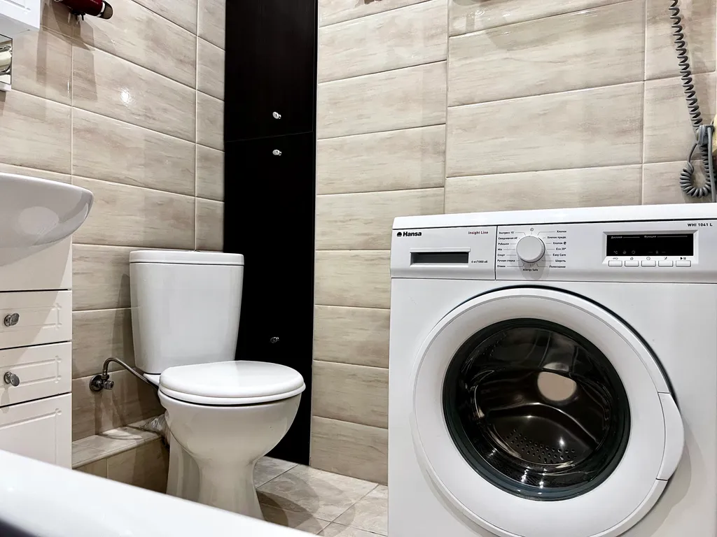 Огороженная парковка на Липовой аллее, Артиллерийская