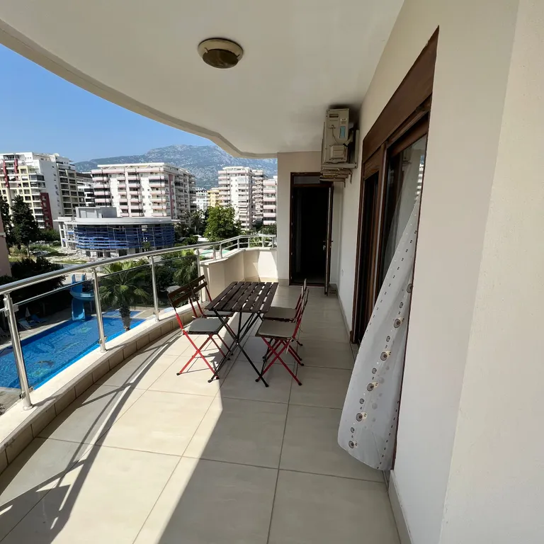 Большая квартира рядом с морем