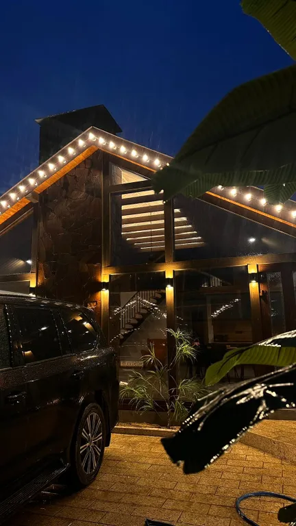 Дом с камином на берегу моря