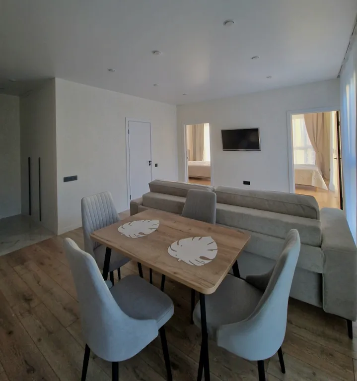 Комфортабельная евро трёхкомнатная, новая квартира