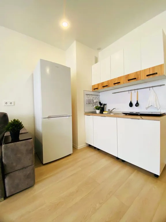 Чистая, уютная квартира рядом с заездом в город с детской площадкой