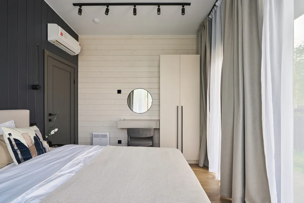 Большой панорамный дом с камином и сауной