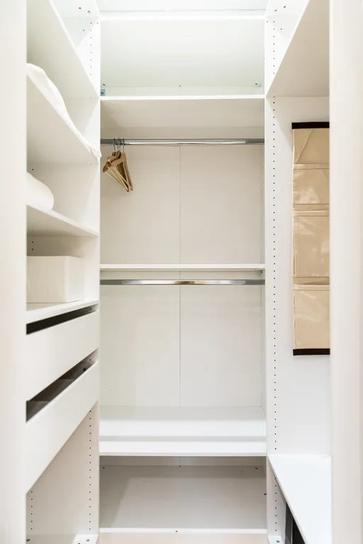 Стильная двухкомнатная квартира у моря