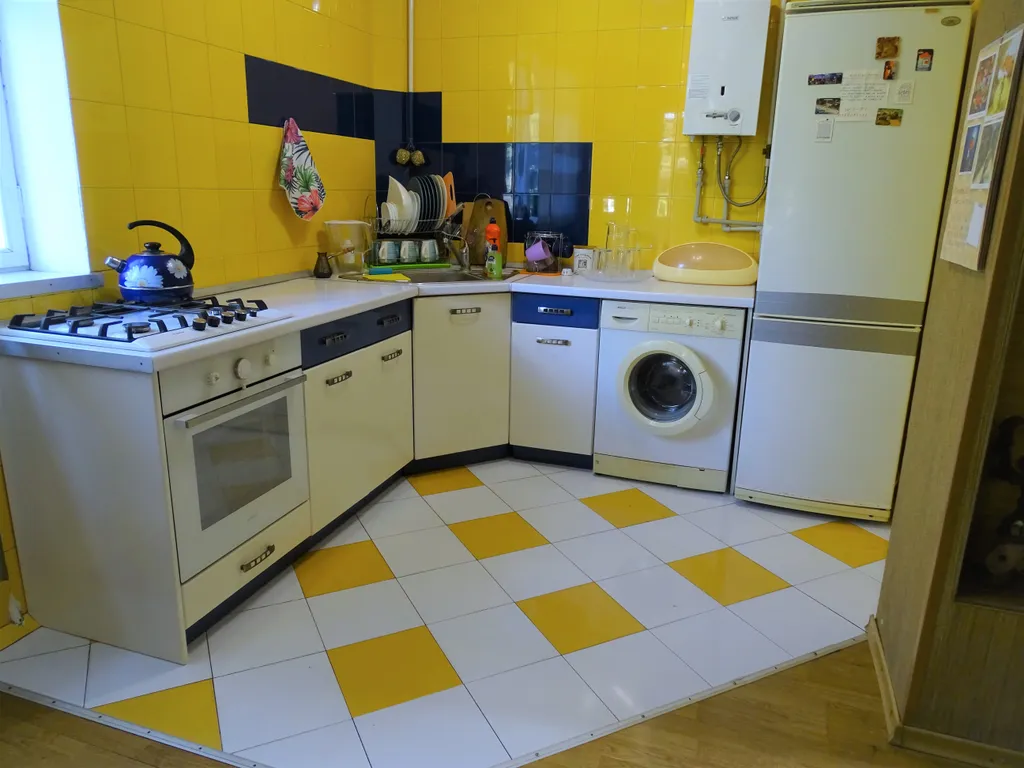 Дом под гнездом