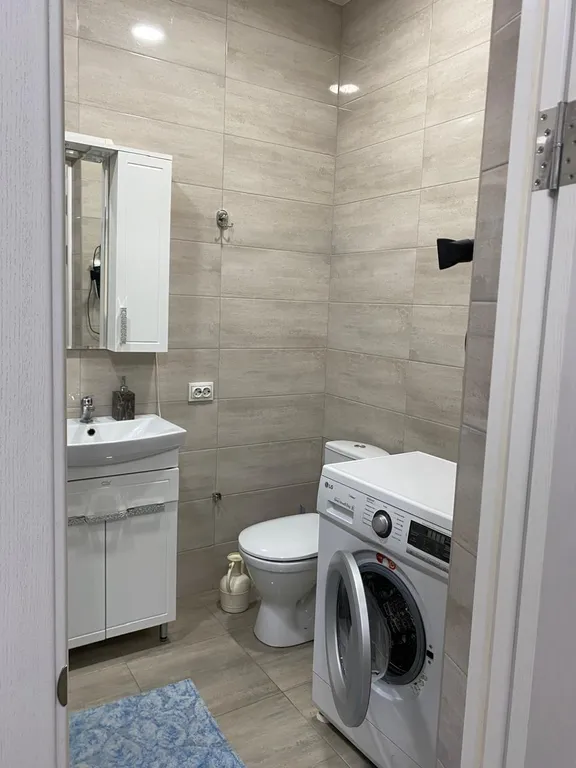 Двухкомнатная квартира в самом центре, новый дом, вид на море