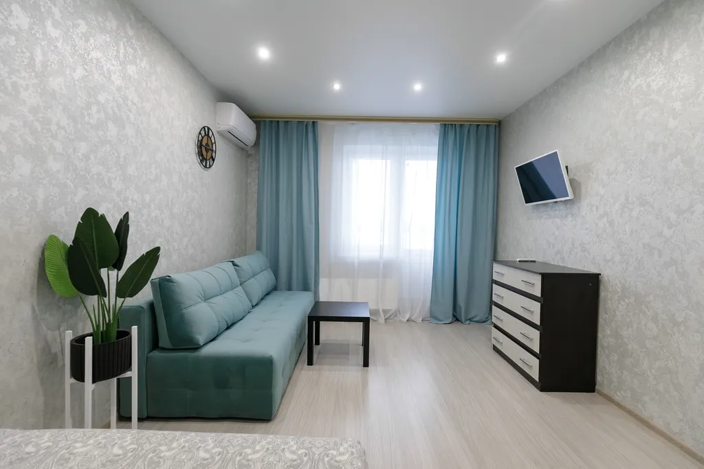 Уютная однокомнатная квартира через дорогу от ОНКО центра