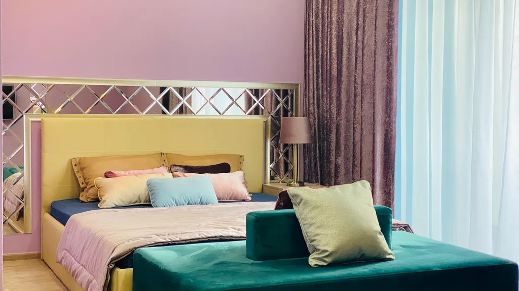 Просторная квартира с лоджией на площади Революции