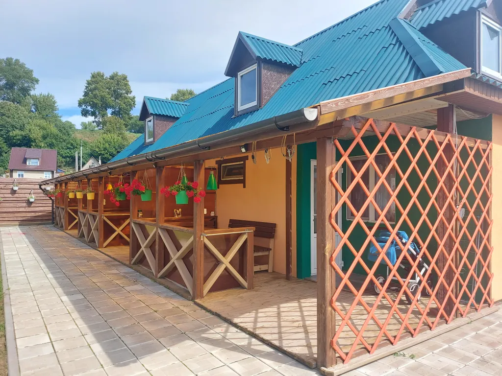 Комфортные домики у озера Дривяты под Замковой горой