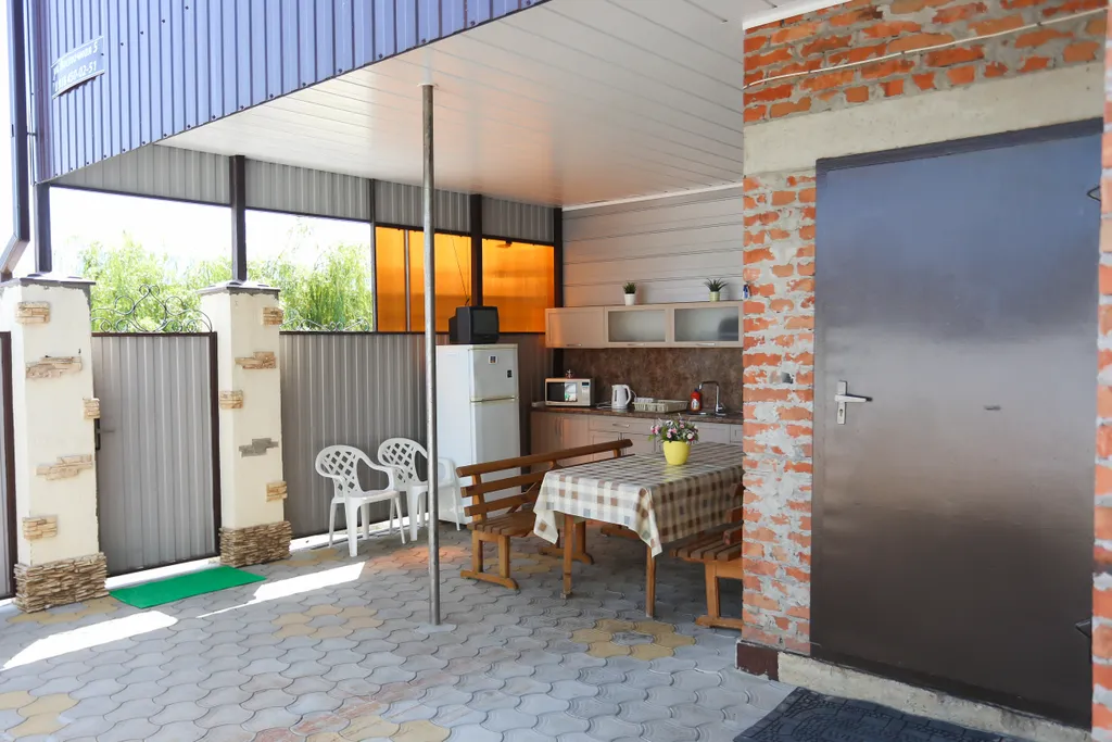 Первый этаж дома под ключ с гаражом 100 метров до моря