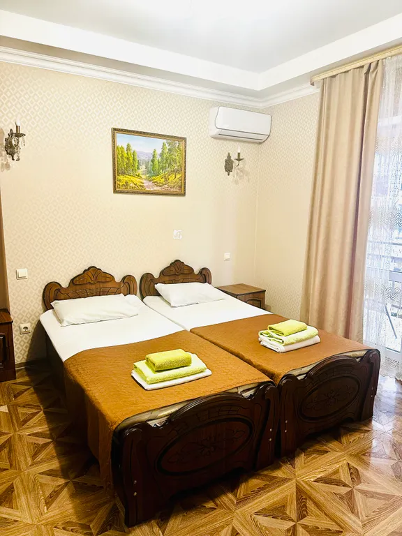 Уютные номера с БАЛКОНОМ и видом на море/горы на 1 линии в Адлере!