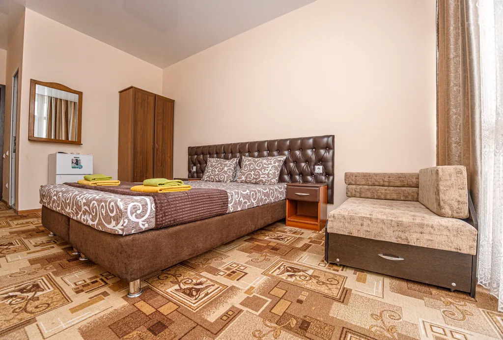 Двухместный номер с двуспальной кроватью и балконом