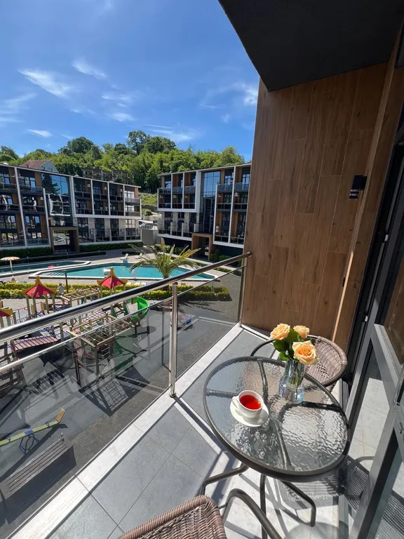 Студия трехместная с бассейном