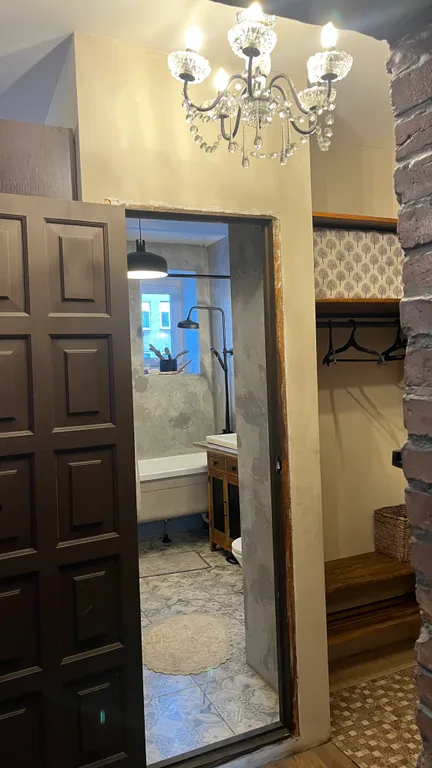 Евротрешка с нестандартной планировкой в центре города