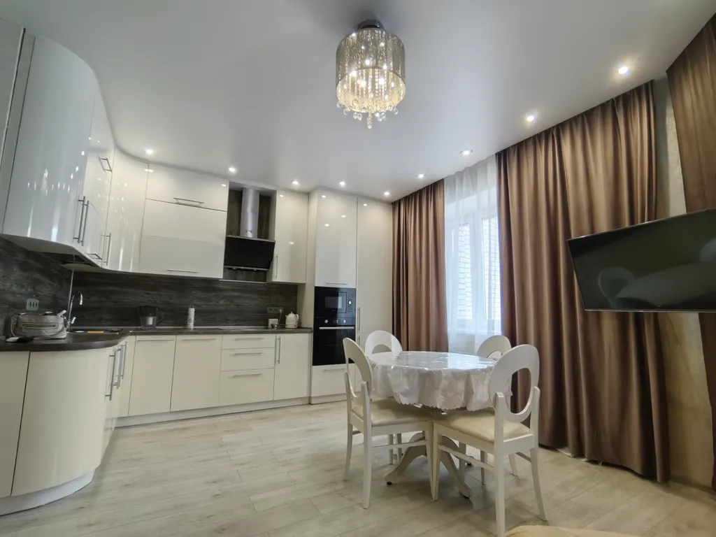 Видовая квартира в центре у парка — аренда посуточно в Омск