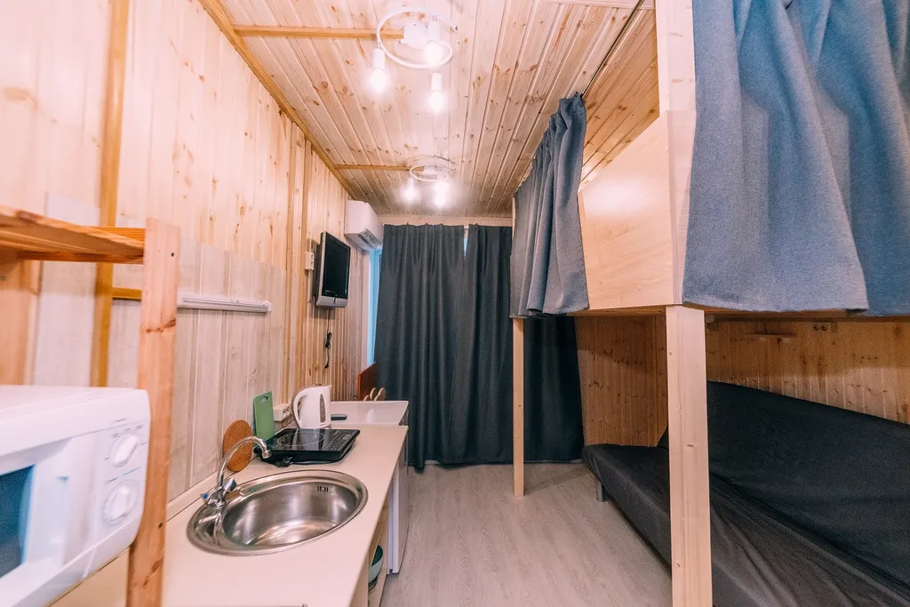 Комната со своим санузлом и мини-кухней в историческом центре