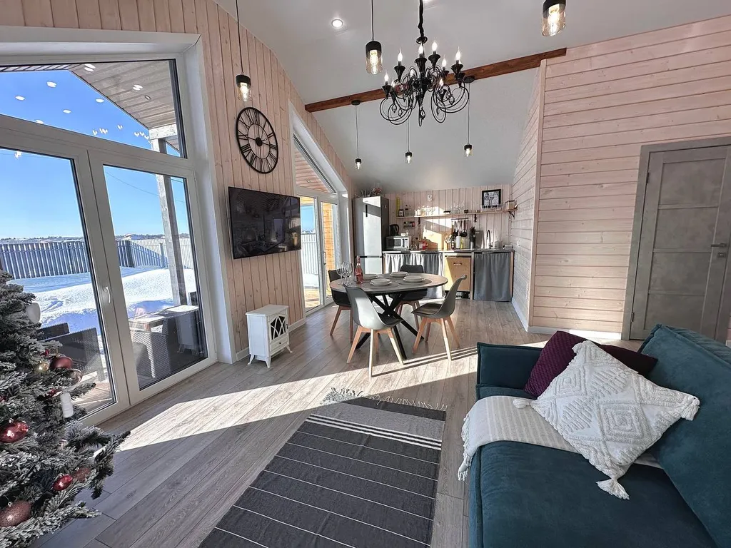 Коттедж Красивый дом с 2 спальнями — Ропша