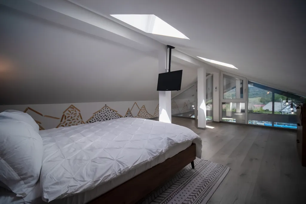 Уютный дом с теплым бассейном, дровяной баней и сибирским чаном