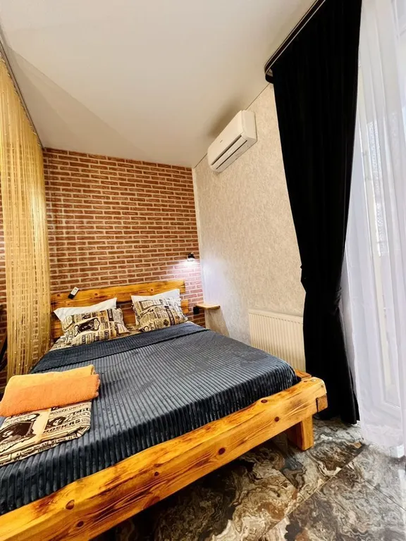 Студия с дизайнерским ремонтом