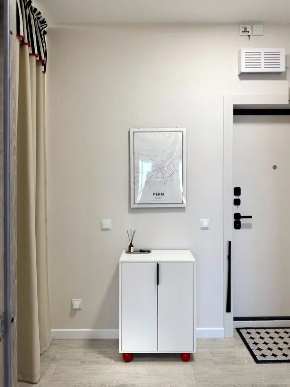 Стильная квартира в доме у озера