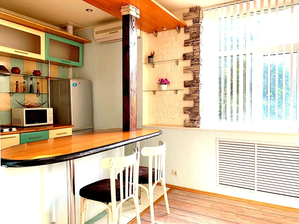 Двухкомнатная квартира с кондиционером в центре города