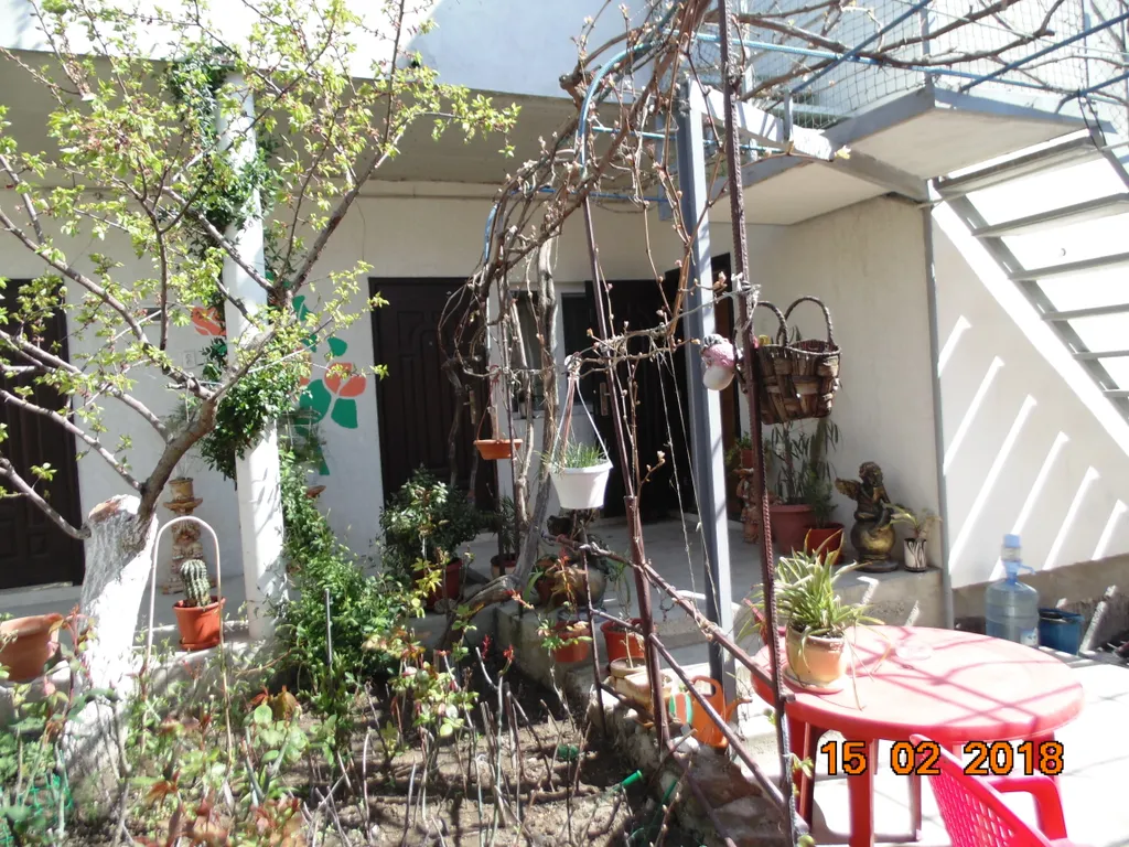 Счастливый дворик