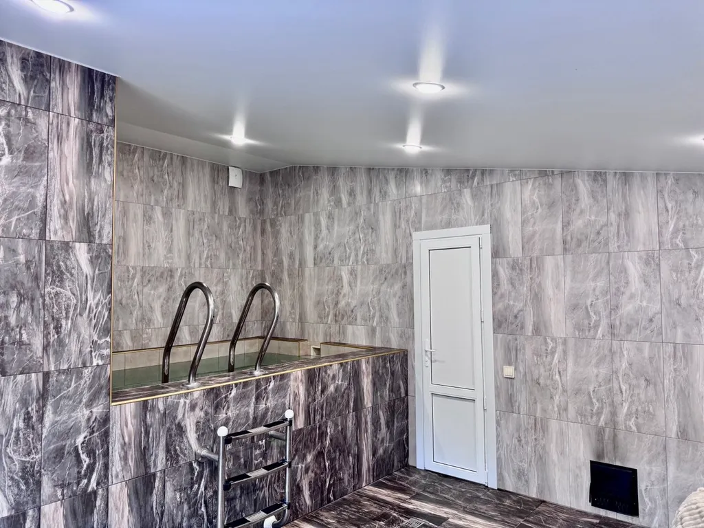 Дом Барнхаус Тихая сосна с баней и бассейном