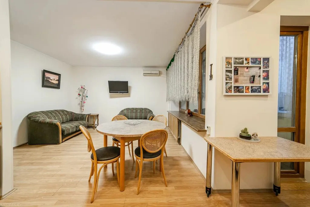 Пятикомнатные апартаменты Ladgorna в тихом центре