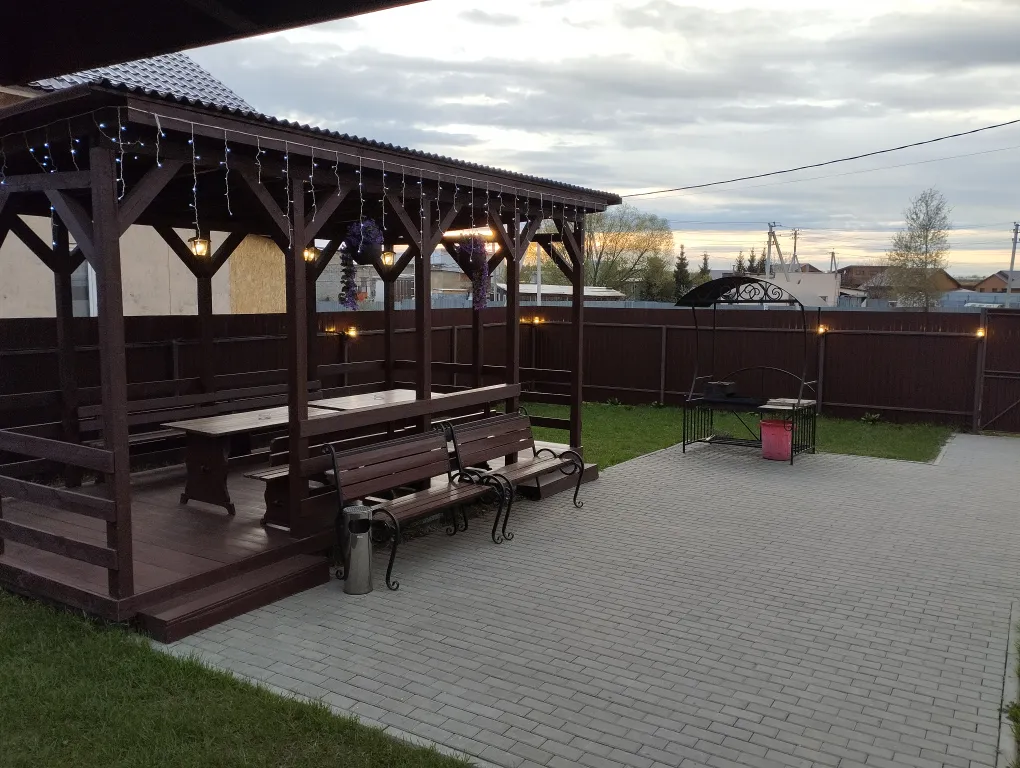 Коттедж с баней и бассейном