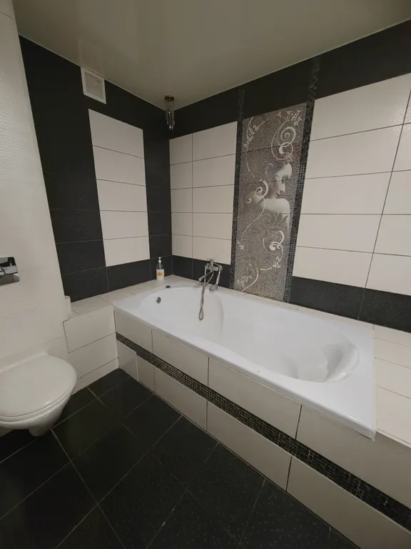 Шикарный вид на площадь Победы